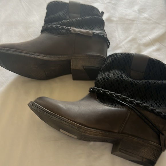 Booties - Picture 5 of 5